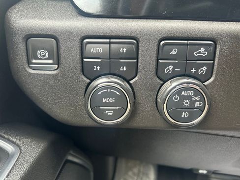 Used 2024 Chevrolet Silverado 2500 LTZ AWD/4WD image 19