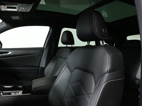 Used 2024 Volkswagen Atlas Cross Sport SE AWD/4WD image 4