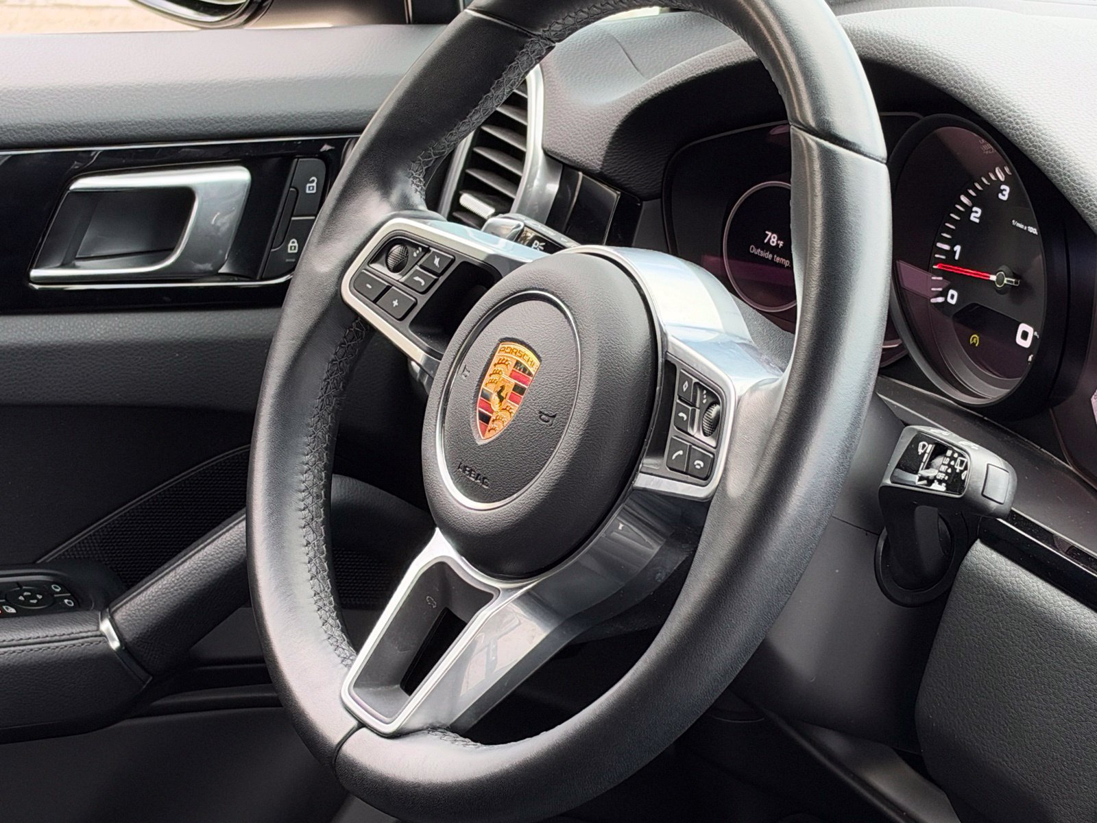 Certified 2023 Porsche Cayenne AWD/4WD image 37
