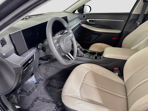 Used 2025 Hyundai Sonata SE FWD image 23