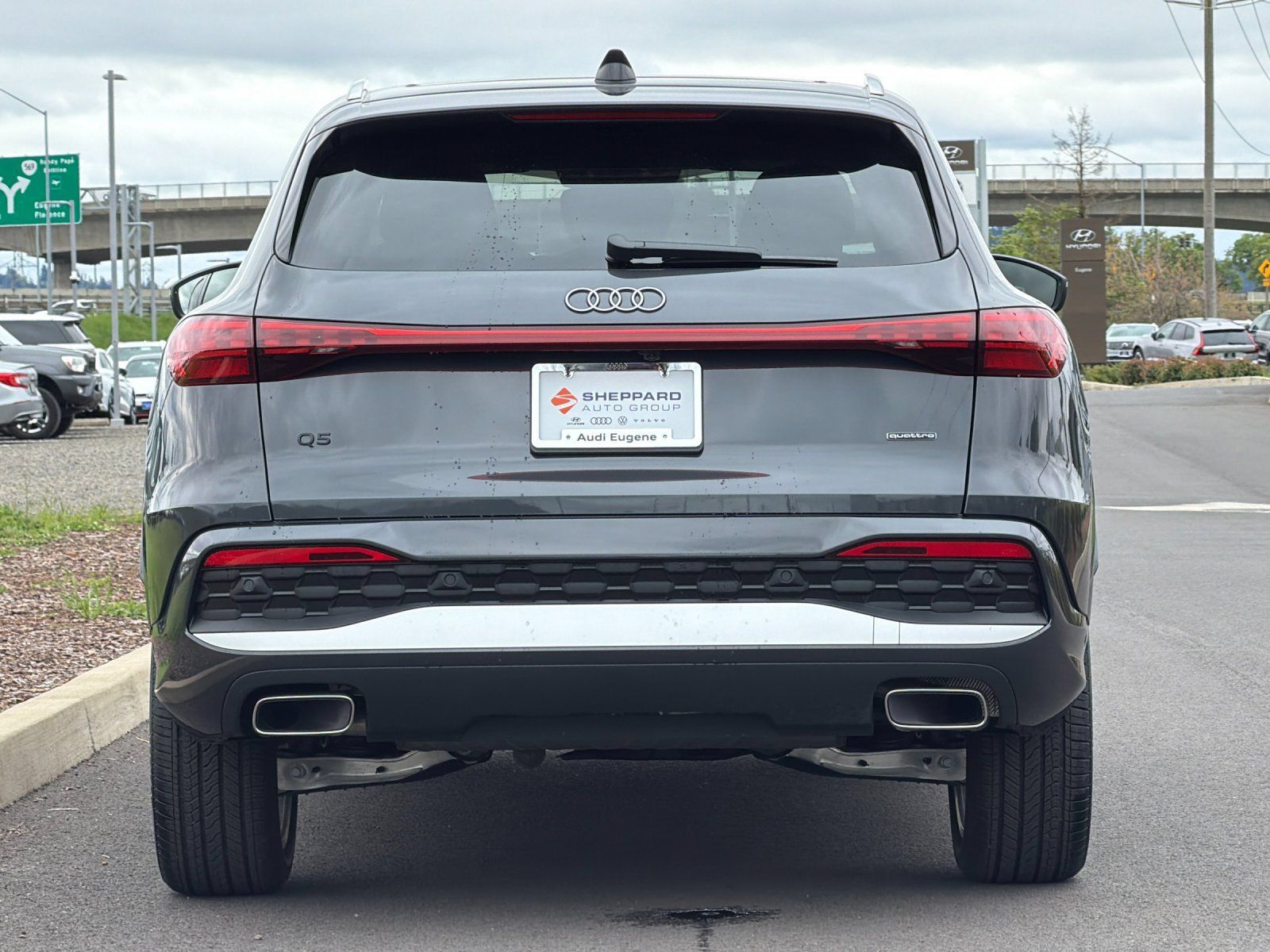 Used 2025 Audi Q5 Premium Plus w/ Premium Plus AWD/4WD image 4