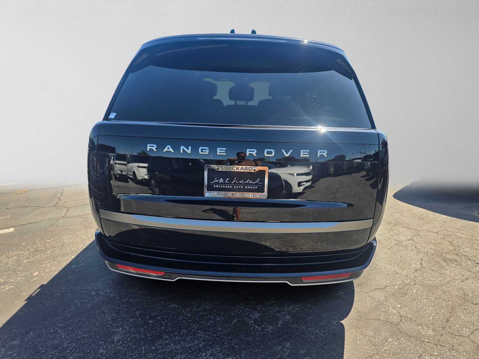 New 2027 Land Rover Range Rover Long Wheelbase SE AWD/4WD image 4