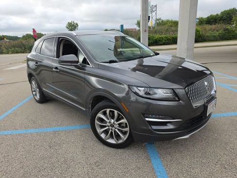 Used 2019 Lincoln MKC Select w/ Select Plus Package AWD/4WD image 2
