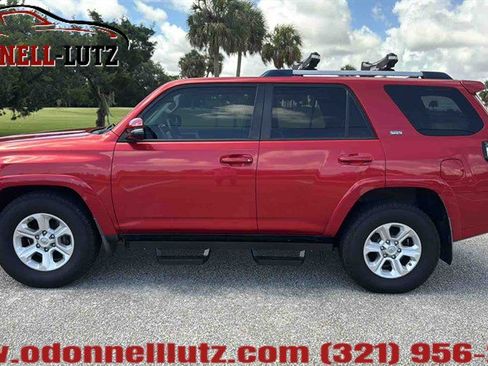 Used 2021 Toyota 4Runner SR5 Premium w/ Moonroof Package RWD image 3