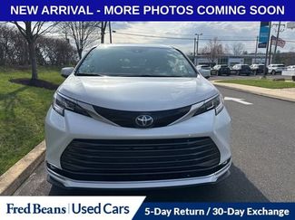Used 2024 Toyota Sienna Limited video 2