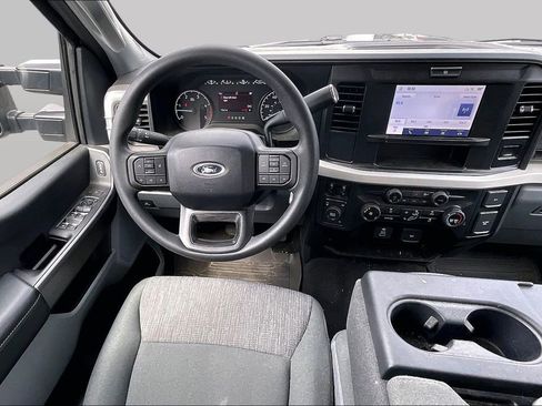 Used 2025 Ford F250 XLT w/ F-250 >10K GVWR Package AWD/4WD image 5