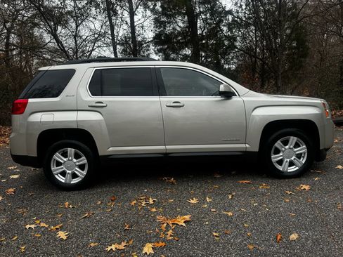 Used 2014 GMC Terrain SLE FWD image 2