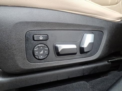 Used 2019 BMW X3 xDrive30i w/ Premium Package image 5