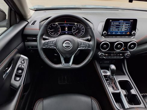 Certified 2025 Nissan Sentra SR w/ SR Premium Package image 13