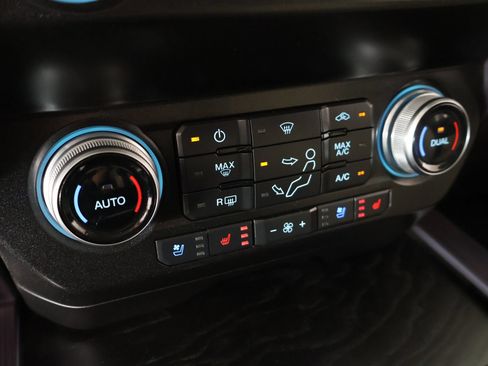 Used 2020 Ford F250 Limited w/ FX4 Off-Road Package AWD/4WD image 8