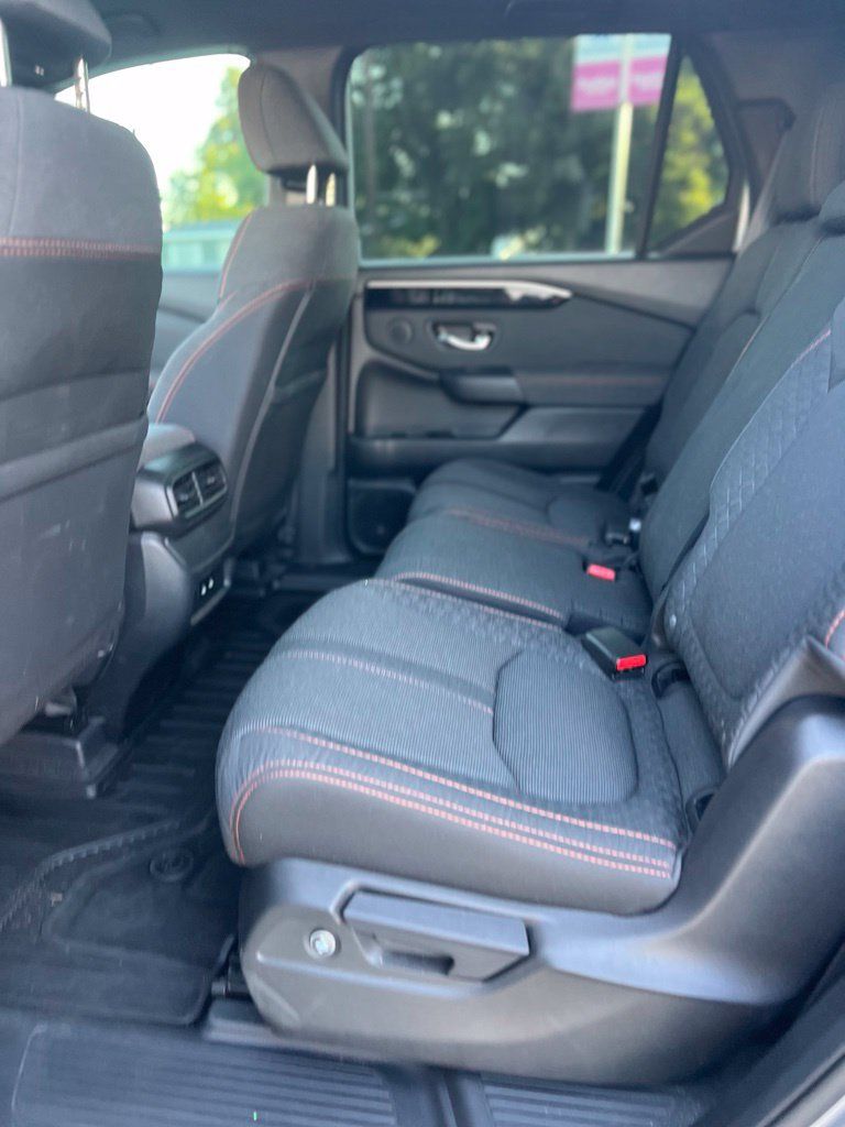 Used 2026 Honda Pilot Sport image 23