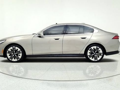 Used 2026 BMW 530i RWD image 5