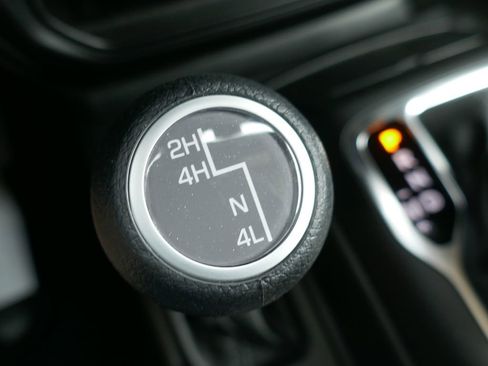 New 2026 Jeep Gladiator Sport AWD/4WD image 16