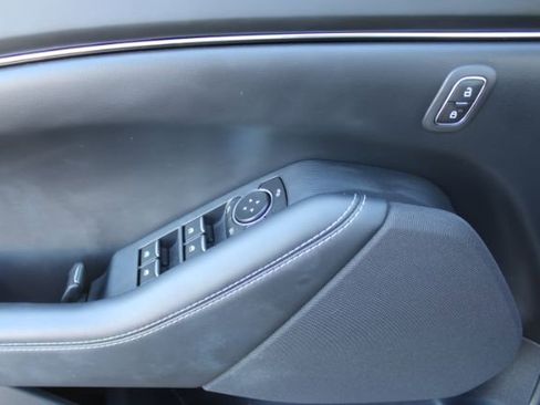 Used 2022 Ford Mustang Mach-E Select image 7