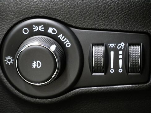 New 2026 Jeep Compass Latitude image 13