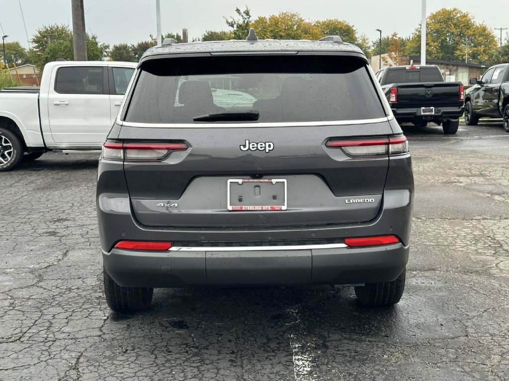Used 2023 Jeep Grand Cherokee L Laredo w/ Luxury Tech Group I AWD/4WD image 5