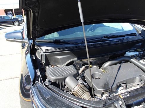 Used 2023 Chevrolet Equinox LT w/ Driver Convenience Package image 18