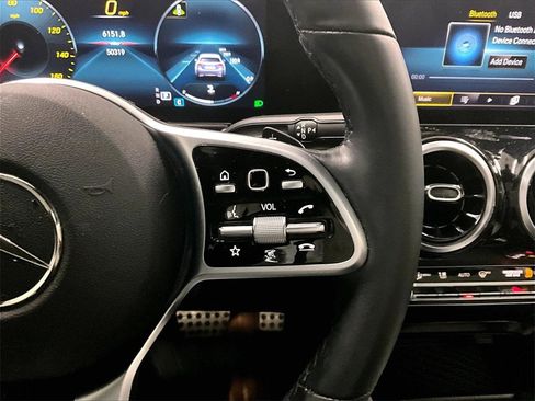 Used 2022 Mercedes-Benz GLB 250 4MATIC image 24