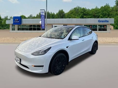 Used 2024 Tesla Model Y Long Range image 2