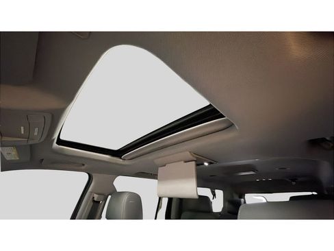 Used 2019 Chevrolet Suburban LT AWD/4WD image 15