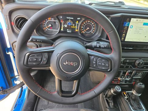 Used 2024 Jeep Wrangler Rubicon AWD/4WD image 15