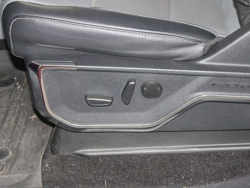 Used 2023 Ford F150 Lariat w/ Max Trailer Tow Package image 18