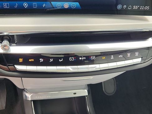 Used 2023 Cadillac Lyriq 2WD image 16