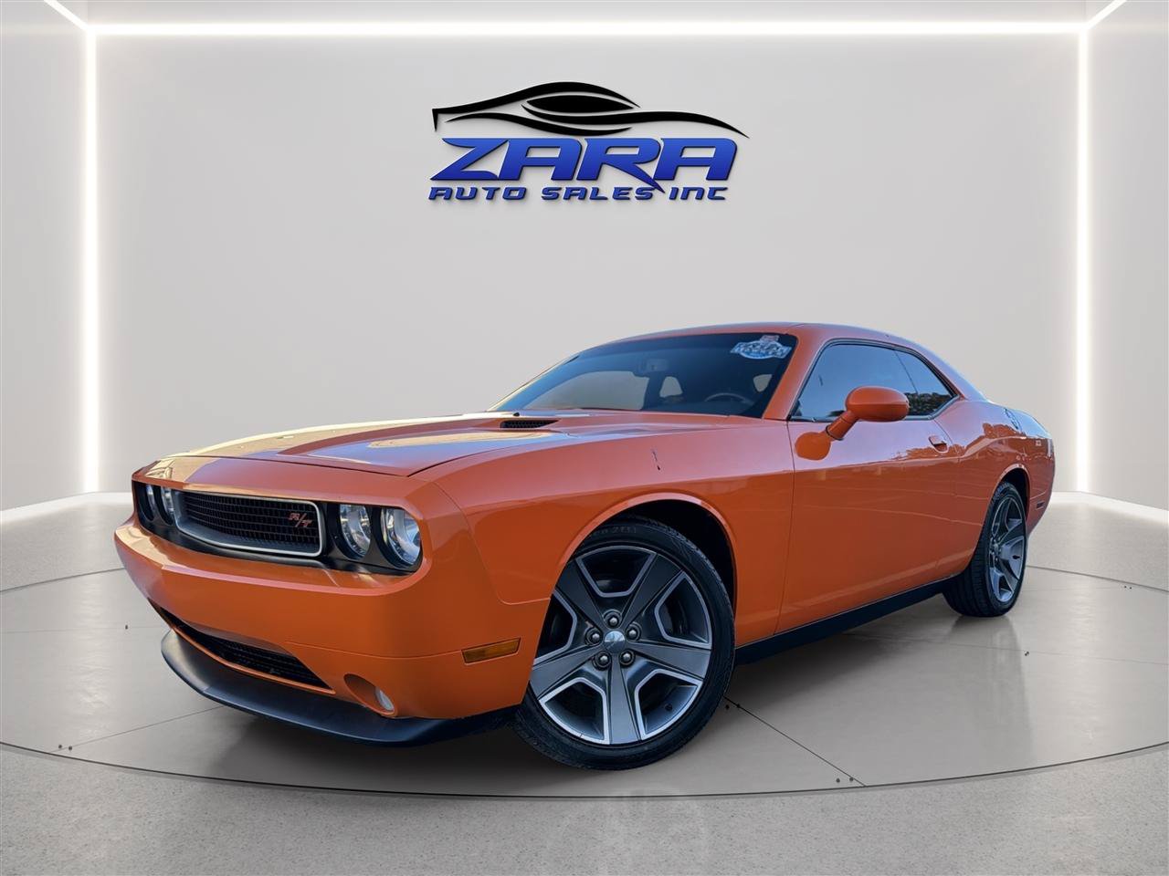 Used 2012 Dodge Challenger R/T RWD image 1