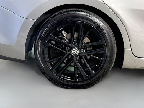 Used 2025 Toyota Camry SE w/ Convenience Package FWD image 33