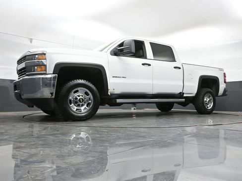 Used 2015 Chevrolet Silverado 2500 W/T AWD/4WD image 32