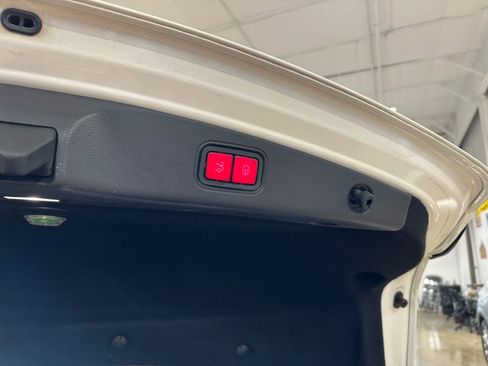 Used 2018 Mercedes-Benz E 400 Coupe image 47