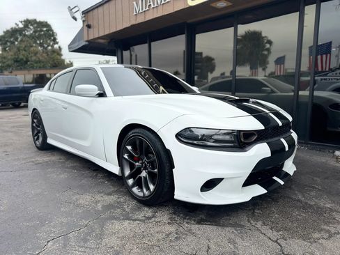Used 2019 Dodge Charger Scat Pack RWD image 4