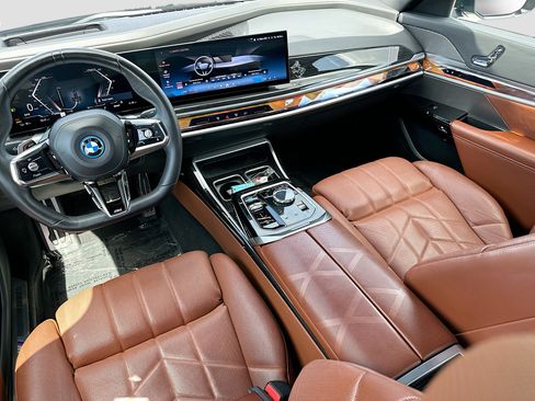 Certified 2024 BMW i7 xDrive60 w/ Premium Package AWD/4WD image 24