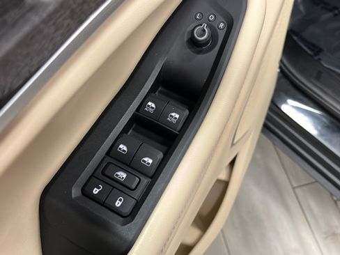 Used 2022 Jeep Grand Cherokee L Limited w/ Luxury Tech Group II AWD/4WD image 21