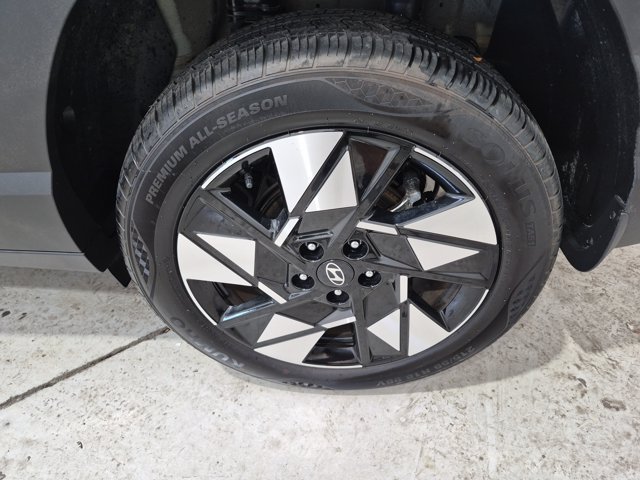 Used 2024 Hyundai Kona SEL AWD/4WD image 30