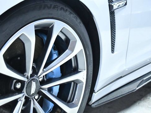 Used 2016 Cadillac CTS V w/ Luxury Package image 11