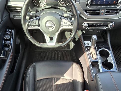 Used 2025 Nissan Altima 2.5 SR image 15