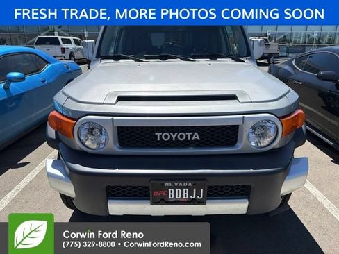 Used 2010 Toyota FJ Cruiser 4WD image 2