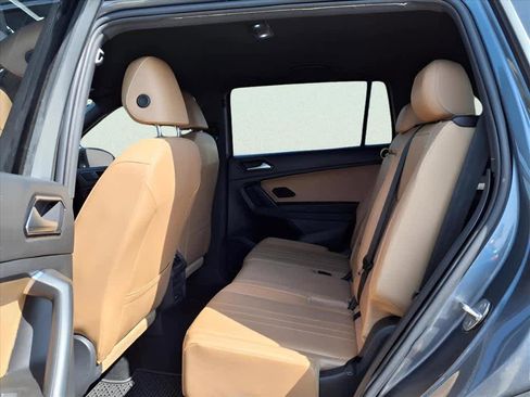 Used 2022 Volkswagen Tiguan SE image 10