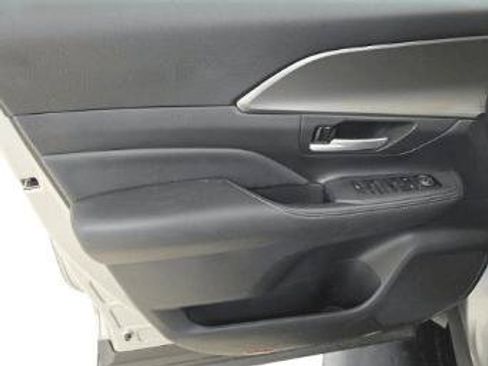 Used 2025 Toyota Grand Highlander FWD image 19
