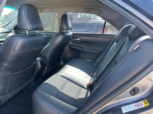 Used 2015 Toyota Camry SE FWD image 18