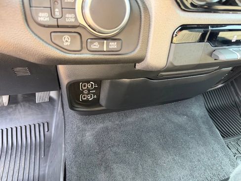 Used 2026 RAM 1500 Warlock AWD/4WD image 25