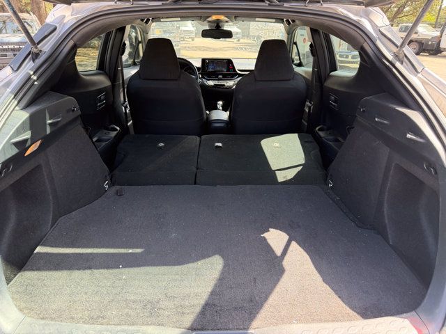 Used 2018 Toyota C-HR XLE FWD image 19