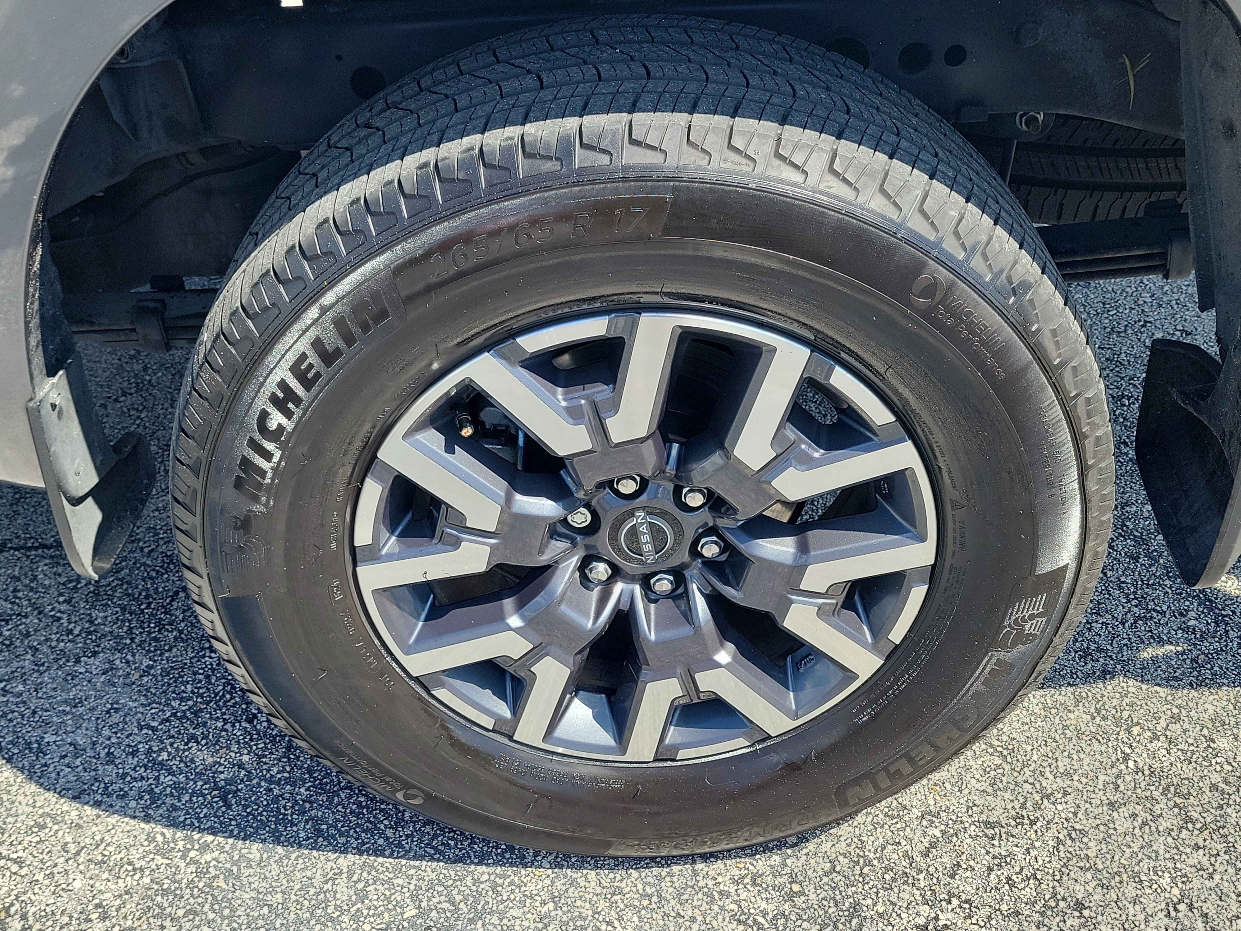 Certified 2024 Nissan Frontier SL w/ Technology Package AWD/4WD image 7