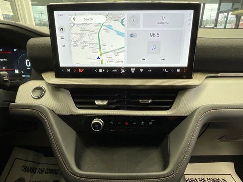 Used 2025 Ford Explorer Active w/ Active Comfort Package image 13