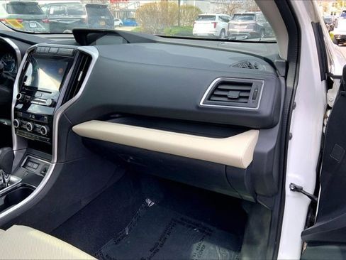 Used 2022 Subaru Ascent Limited w/ Technology Package AWD/4WD image 16