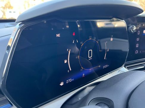 Used 2025 Chevrolet Trax LT w/ LT Convenience Package image 19