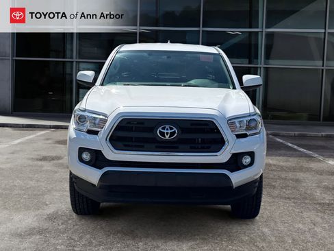 Used 2016 Toyota Tacoma SR5 RWD image 11