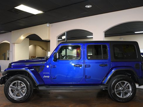 Used 2018 Jeep Wrangler Unlimited Sahara AWD/4WD image 51