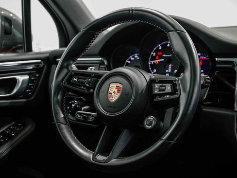 Used 2024 Porsche Macan image 15
